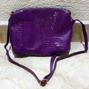 Crocodile skin pattern sling